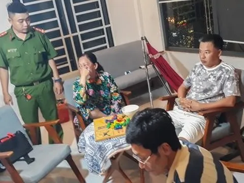Vĩnh Long: Triệt xóa sới bạc trong quán cà phê