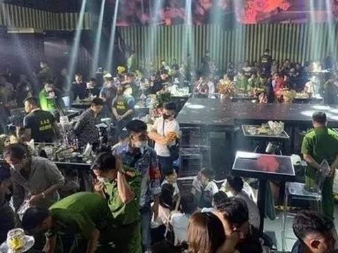 Hàng trăm cảnh sát đột kích vũ trường Hoàng Gia lớn nhất Hải Phòng