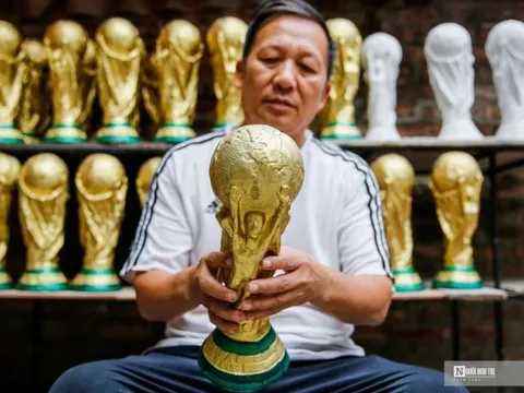 “Cúp vàng World Cup 2022” 70.000 đồng đổ bộ thị trường Hà Nội