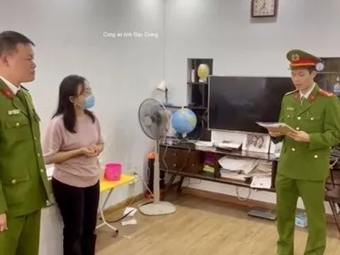 Khởi tố nữ tổng giám đốc doanh nghiệp buôn bán "tem giả"