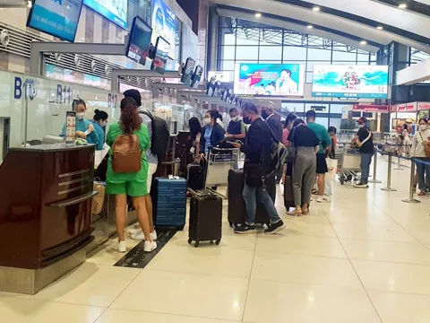 Hàng không nóng cao điểm Tết