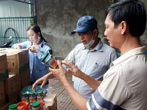 Cà Mau: Xử phạt 45 triệu đồng chủ cơ sở bán hàng hoá giả mạo nhãn hiệu