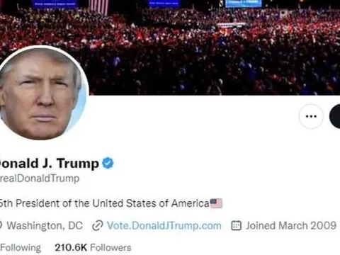 Được tỉ phú Musk khôi phục tài khoản Twitter, ông Trump không mấy mặn mà