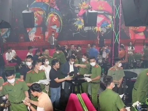 Công an phá án, lộ bí mật bên trong quán bar nổi tiếng ở Quảng Bình