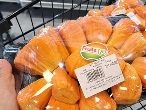 Mít ruột đỏ giá vài trăm ngàn 1 kg vẫn cháy hàng