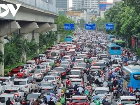 Phí đường bộ: Cần giảm sâu hơn, dài hơi hơn nữa