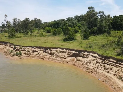 Thấp thỏm âu lo bên bờ Ngàn Sâu