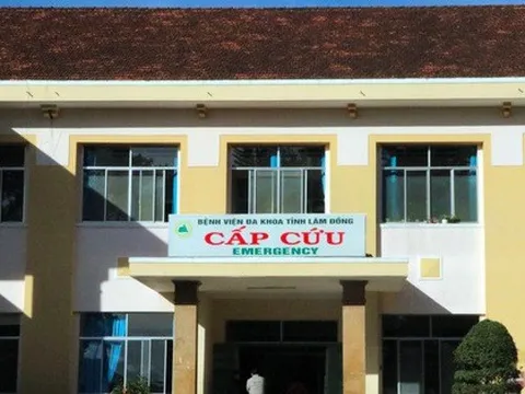 Sau bữa trưa, 1 người tử vong, 5 người nguy kịch, nghi ngộ độc rượu