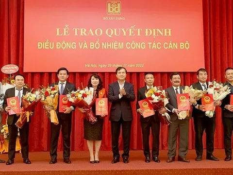 Bộ trưởng Nguyễn Thanh Nghị ký quyết định điều động, bổ nhiệm 9 cán bộ chủ chốt