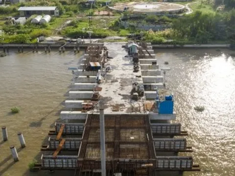 Cảnh hoang tàn, đầy cỏ dại trong Tổng kho xăng dầu nghìn tỷ đồng ở TP.HCM