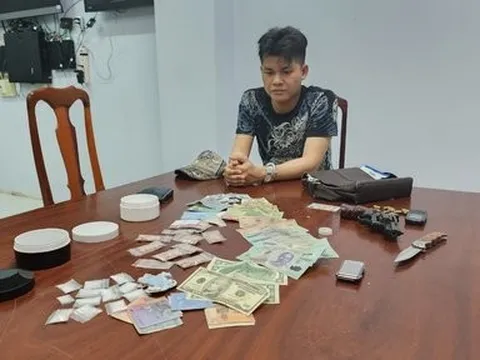 Bắt đối tượng tàng trữ nhiều ma túy và súng, đạn