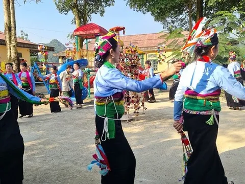 Thanh Hóa: Bảo tồn và phát triển ngôn ngữ, trang phục, nghề truyền thống của các dân tộc thiểu số