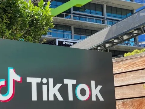 Quan chức Mỹ muốn Apple và Google cấm TikTok