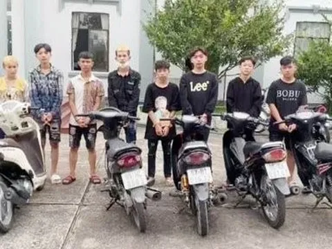 Công an Cần Thơ bắt 8 thiếu niên cướp xe máy lúc rạng sáng