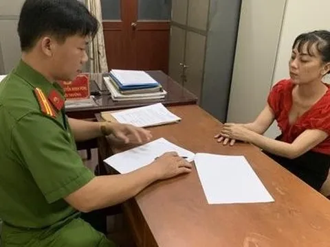 Bắt người phụ nữ cho nạn nhân vay tiền đánh bạc rồi “ép buộc" trả nợ