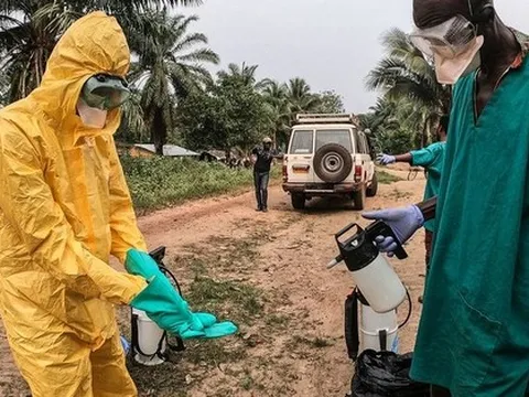 WHO thử nghiệm diện rộng vắc-xin đầu tiên chống lại virus gây tử vong 40-100%