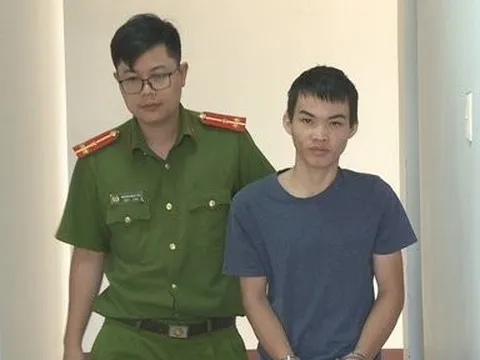 Khởi tố, tạm giam đối tượng dùng dao chém trọng thương cha đẻ