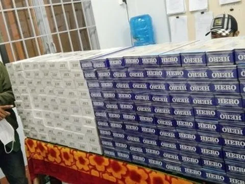 Kiên Giang: Bắt đối tượng vận chuyển 1.800 bao thuốc nhập lậu