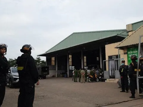 TP HCM: Công an khám xét một trung tâm đăng kiểm tại quận Bình Tân