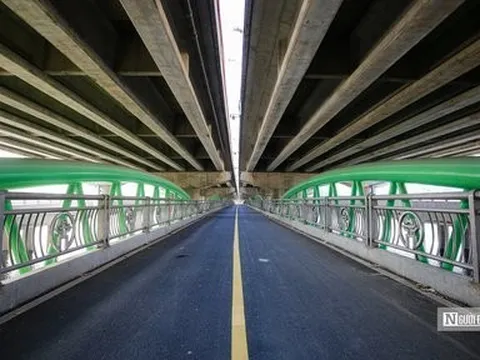 Cầu vòm sắt hàng chục tỷ đồng không bóng người qua lại