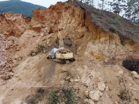 Bắt 1 giám đốc công ty cầm đầu đường dây khai thác đất trái phép quy mô lớn