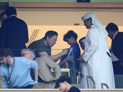 Người dùng Twitter ủng hộ tỷ phú Elon Musk từ chức CEO