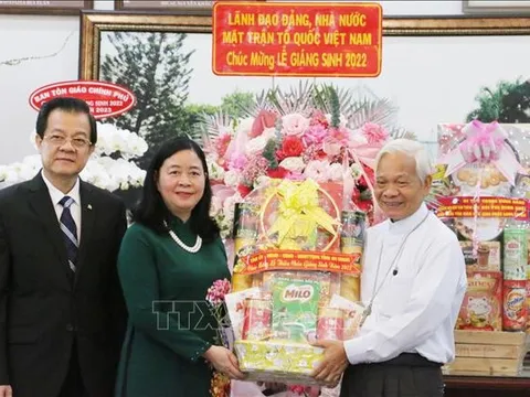 Trưởng ban Dân vận Trung ương chúc mừng Giáng sinh tại An Giang