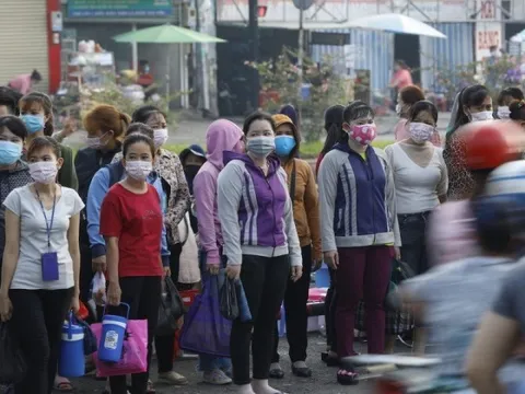 Quan tâm hỗ trợ người lao động bị giảm sâu thu nhập, mất, thiếu việc làm