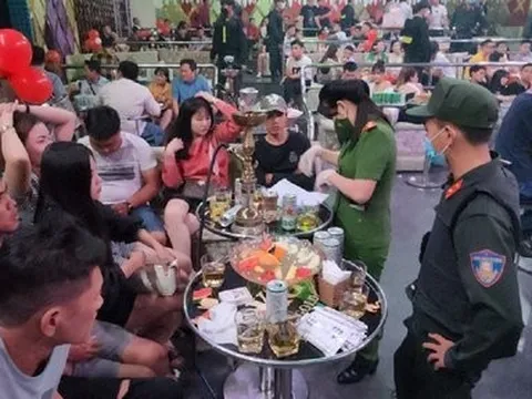 Phát hiện 139 nam, nữ làm chuyện cấm trong quán bar ở Kiên Giang
