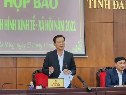 Chủ tịch UBND tỉnh Đắk Nông chỉ đạo xử lý vụ điều giáo viên đi tiếp khách VIP