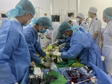 Cứu bệnh nhân sốt xuất huyết biến chứng nguy kịch nhờ kỹ thuật ECMO