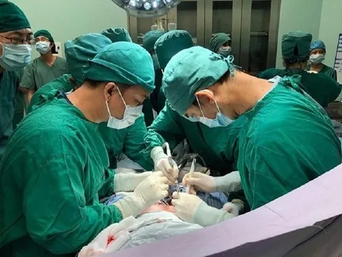 Bé gái 5 tuổi mắc bệnh hiếm "200.000 người mới có một ca"