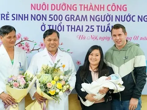 Nuôi dưỡng thành công trẻ sinh non nặng 500 gram