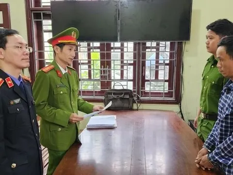 Khởi tố tài xế uống rượu bia tông hàng loạt xe máy