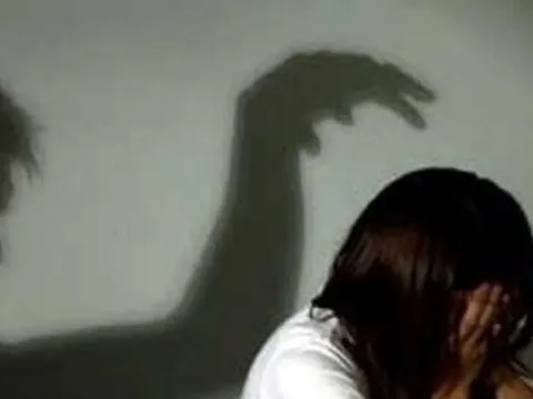 Tạm giam đối tượng thực hiện hành vi đồi bại với bé gái 11 tuổi