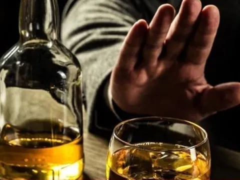 Nước uống gây nghiện tàn phá cơ thể nhưng nhiều quý ông vẫn mê mẩn