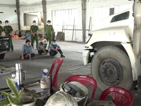 TP.HCM: Bắt 7 người thuộc trung tâm đăng kiểm 50-14D ở huyện Hóc Môn