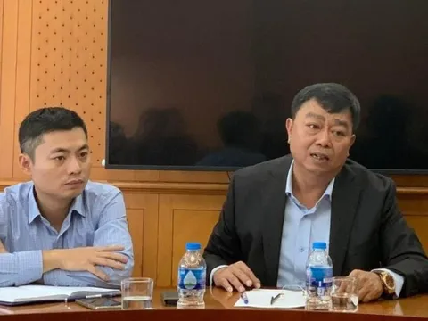 Tình trạng người dân xếp hàng chờ đăng kiểm khiến Cục Đăng kiểm Việt Nam rất trăn trở