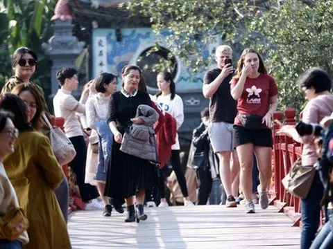 COVID-19 diễn biến phức tạp, Bộ Y tế ra công văn khẩn về chống dịch dịp Tết Nguyên đán