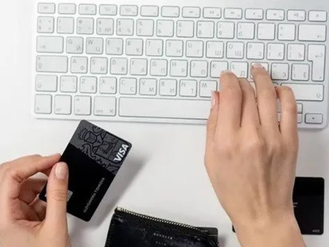 Tại sao bạn nên cân nhắc sử dụng thẻ tín dụng khi mua sắm trực tuyến?