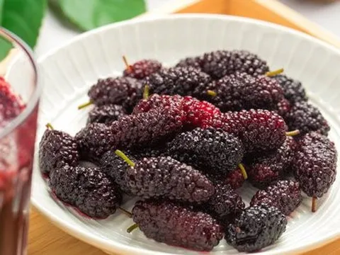 Việt Nam có loại quả "mọc dại" nhưng có tác dụng hạ đường huyết tự nhiên, khi ăn cần nhớ 4 lưu ý quan trọng