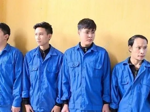 Lừa đảo gần 10.000 người bằng chiêu bán "xả hàng" trên Facebook