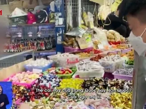 Thị trường bánh kẹo Tết: Tràn lan hàng ngoại không nhãn mác