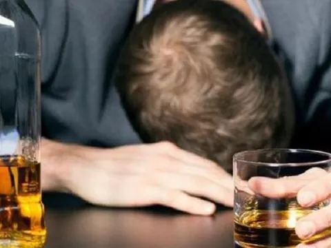 Uống nước chanh có giải được rượu?