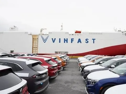 Tại thị trường VinFast vừa đặt chân, các hãng xe điện đang trở thành 'kẻ thù' của đại lý xe, kẻ 'cẩm đầu' không ai khác ngoài Tesla
