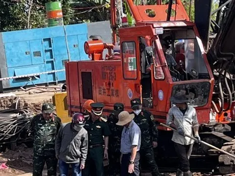Vụ cháu bé lọt trụ công trình 35m tại Đồng Tháp: Lực lượng cứu hộ đã đào đến độ sâu 27m