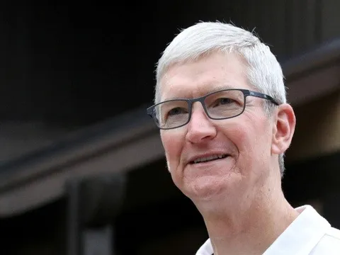Apple giảm 40% lương thưởng của Tim Cook