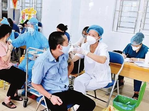 Tiếp tục thực hiện một số chính sách trong phòng, chống dịch COVID-19