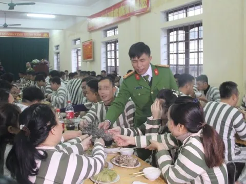 Nỗi lòng của những phạm nhân ăn Tết cổ truyền trong trại giam