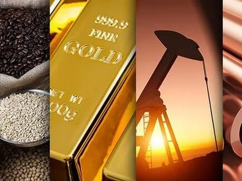Thị trường ngày 24/01: Giá dầu trái chiều, vàng giảm, cao su cao nhất 5 tuần